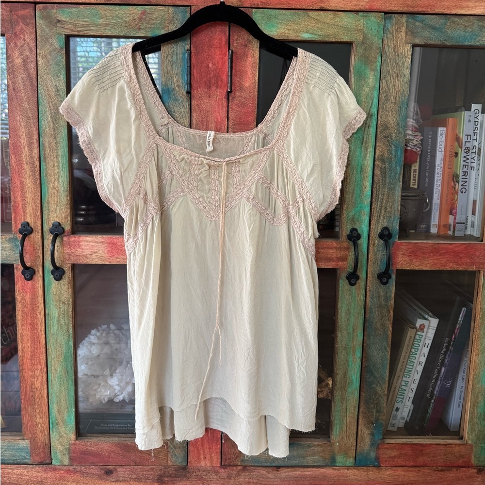 Magnolia Pearl Rare top
